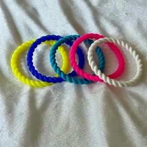 Bracelet stack plunder